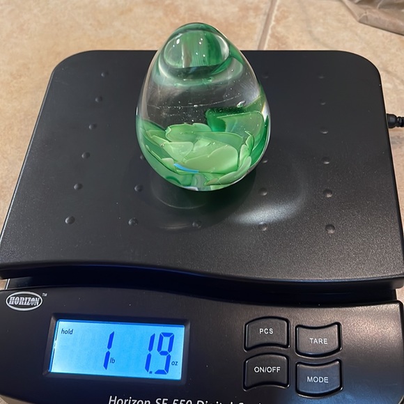 Hand Blown Glass Egg Shaped Paper Weight Green Flower - Picture 15 of 17
